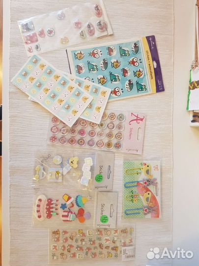 Наклейки, открытки Hallmark Sanrio Accessories