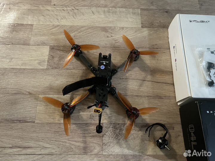 Квадрокоптер плюс очки skyzone 04l