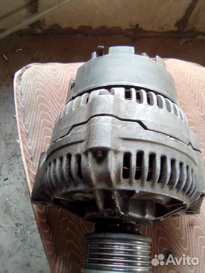 Продам генератор на Мерседес 111 мотор