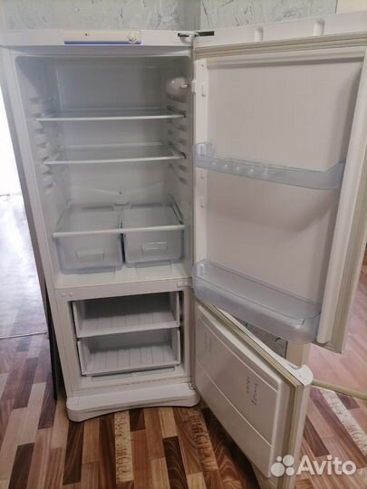 Холодильник indesit