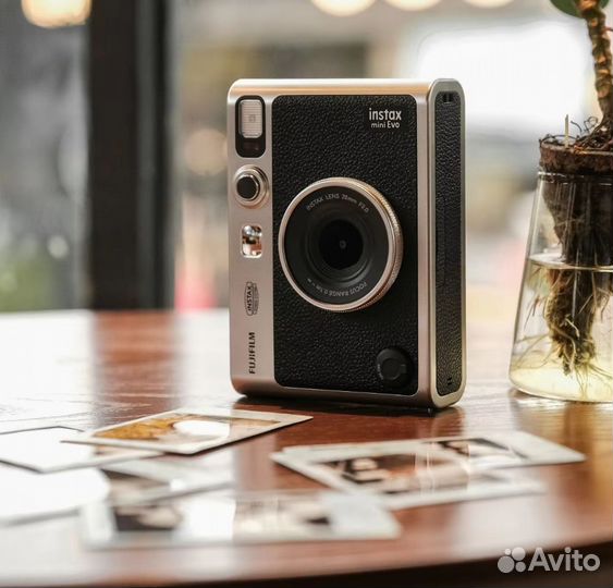 Fujifilm Instax Evo black новый
