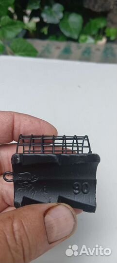 Кормушка фидерная