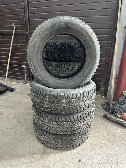 Bridgestone Blizzak Spike-01 235/60 R18