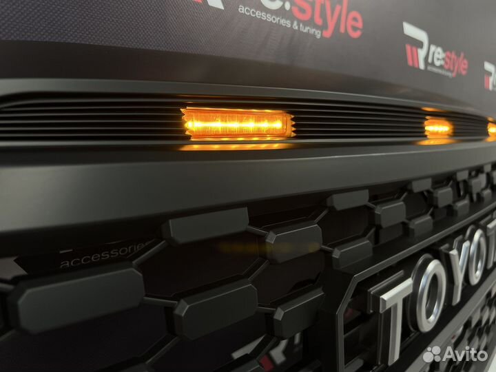 Решетка радиатора Toyota Tundra 06-12г