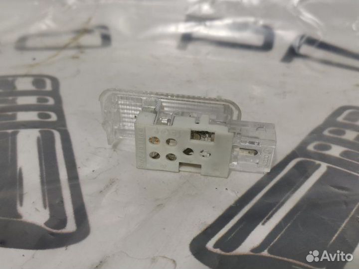 Плафон салонный Audi A6 (C6,4F) 2005-2011