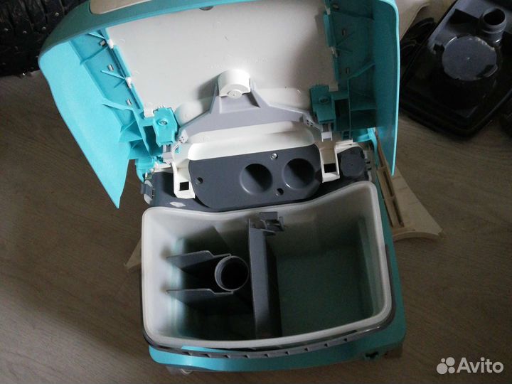 Моющий пылесос Zelmer Aquawelt Quattro ZVC 763