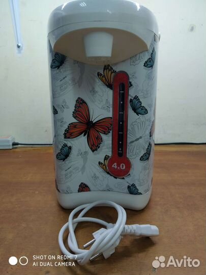 Продаётся термос чайник 4 л ёмкости 750 w