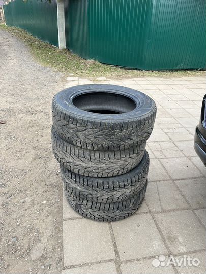 Nokian Tyres Hakkapeliitta R2 SUV 215/65 R17