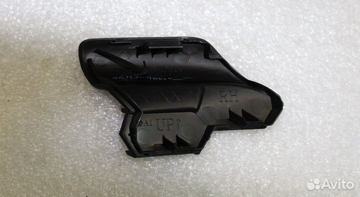 Lexus NX Заглушка крюка правая 14-17