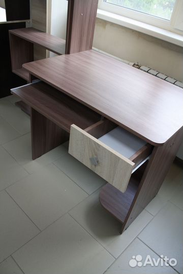 Компьютерный стол новый Грета 4