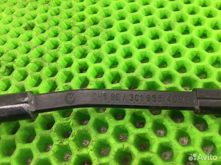 Поводок стеклоочистителя левый L Volkswagen Passat