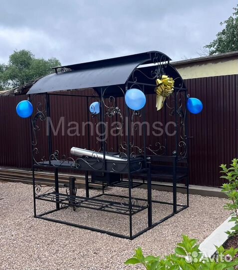 Мангал с крышей