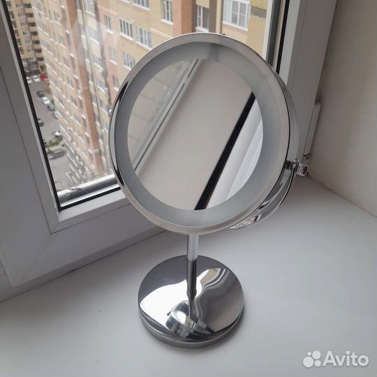 Зеркало косметическое с LED-подсветкой