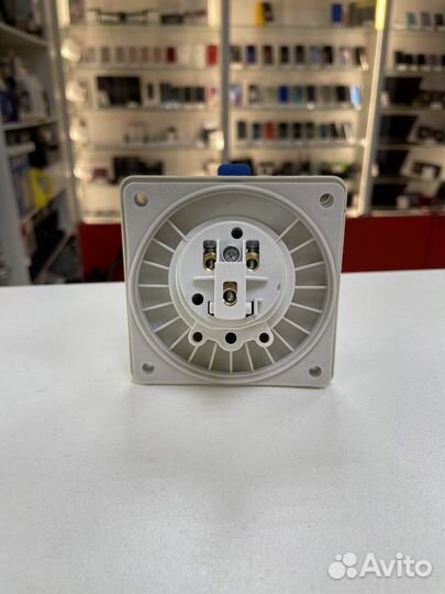 Силовая розетка 200-250V Mnieknes