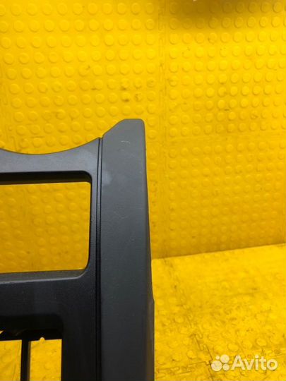 Декоративная накладка на торпедо LADA Largus lrgs0