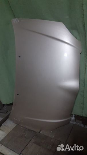 Капот от Toyota runx 2002-2004 года