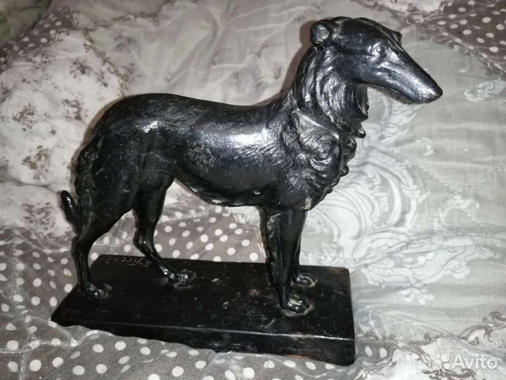 Статуэтка собака