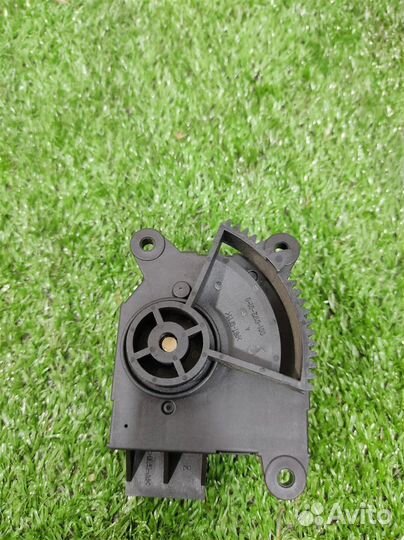 Моторчик заслонки печки Renault Clio 3 2006