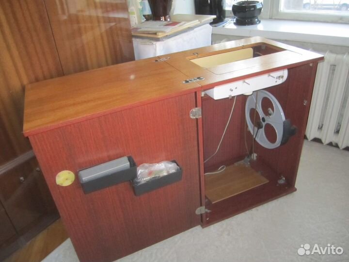 Швейная машинка ножная