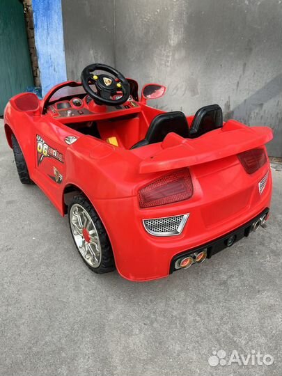 Детский электромобиль с пультом