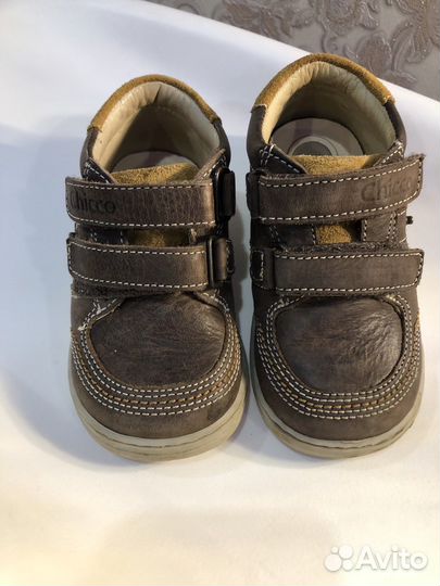 Кроссовки chicco 23