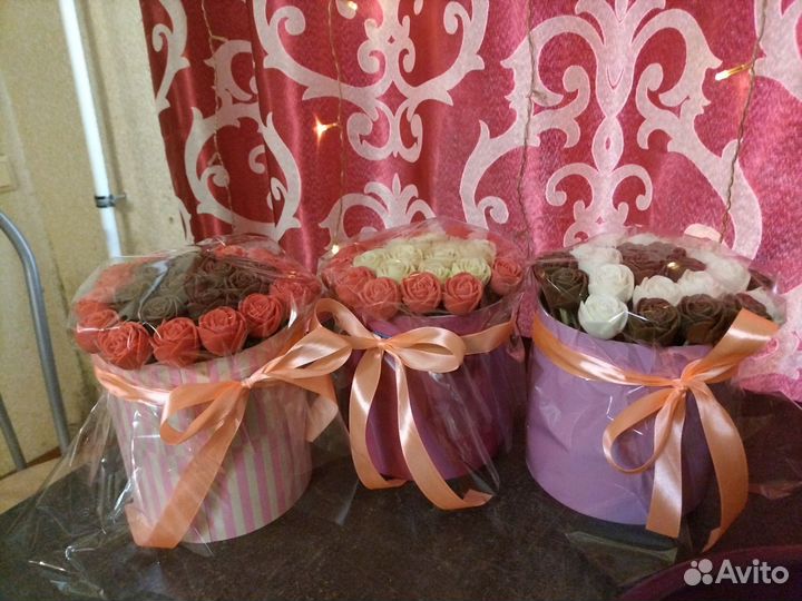 Сладкие букеты из шоколада