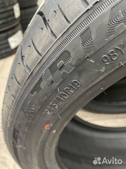 Triangle TH201 245/40 R19 и 275/35 R19