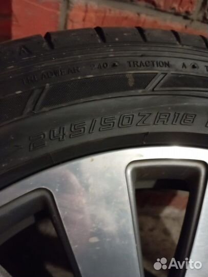 Летние колеса на литых дисках R18 от Audi A8