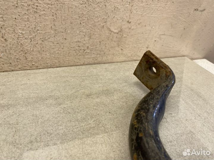 Стабилизатор передний