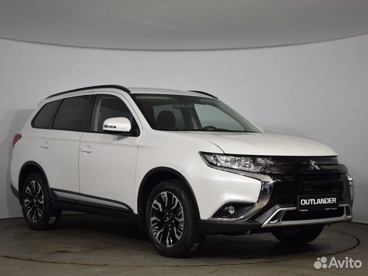 Mitsubishi Outlander 2.0 CVT, 2022