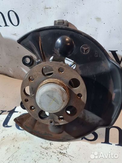 Кулак поворотный ступица цапфа Мерседес W414 Vaneo