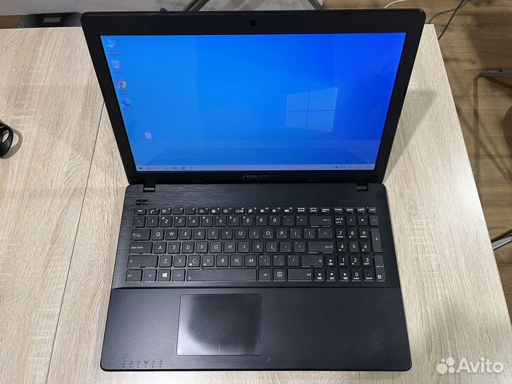 Ноутбук Asus x552e