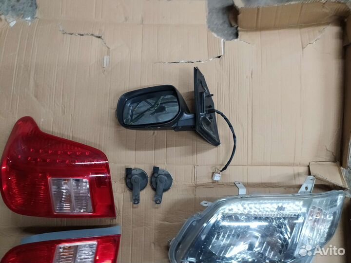 Фары на Toyota Corolla fielder