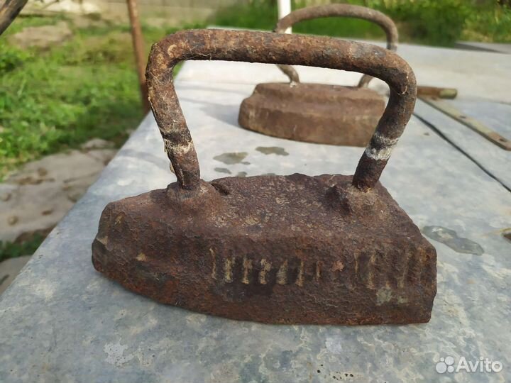 Утюг старинный