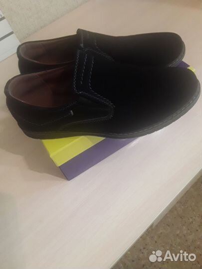 Продам костюм школьный,школьные туфли