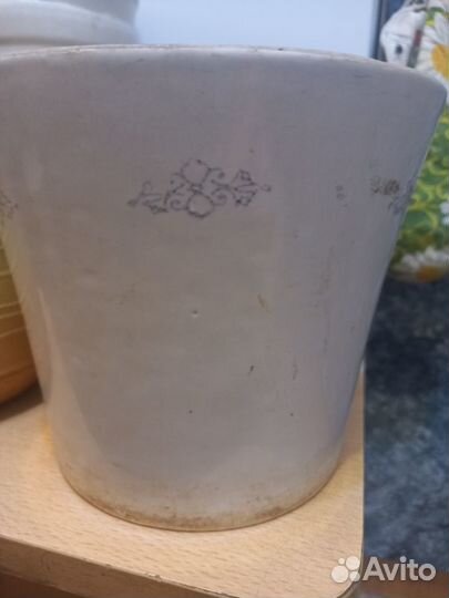 Керамические и пластиковые большие горшки