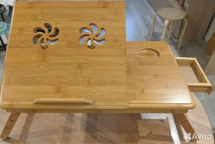 Столик для ноутбука фирма Jusk