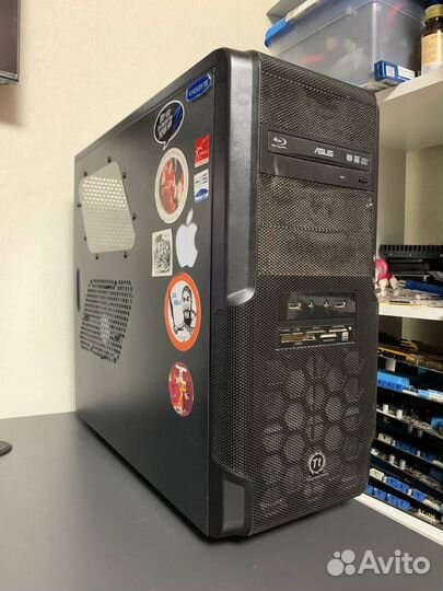 Компьютерный корпус Thermaltake Dokker