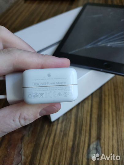 iPad 7 поколения 32gb (не рабочий)