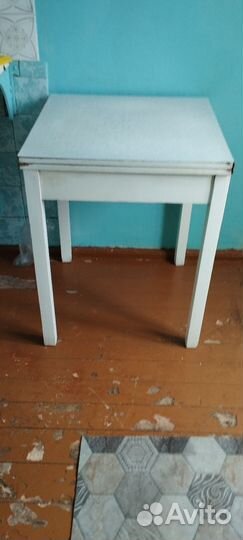 Кухонный стол