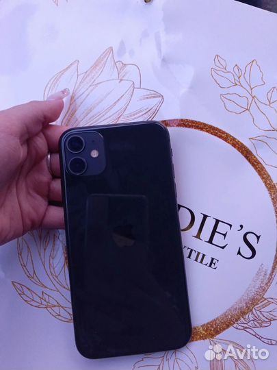 iPhone 11, 64 ГБ
