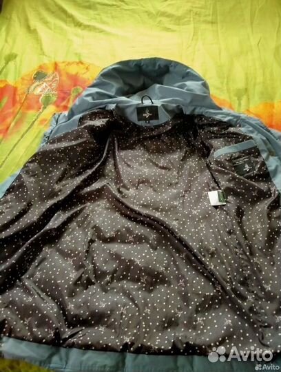 Пуховик женский 46