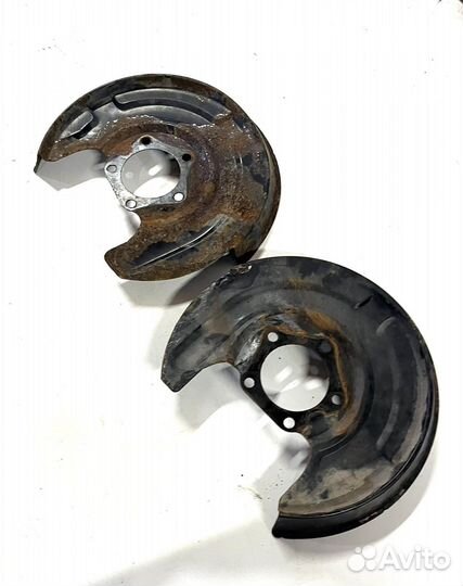 Щит опорный задний VW Passat B5+