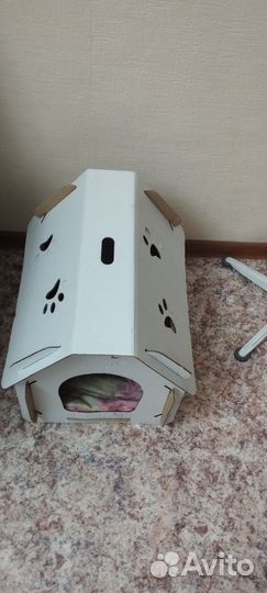 Домик для кошки или маленькой собачки