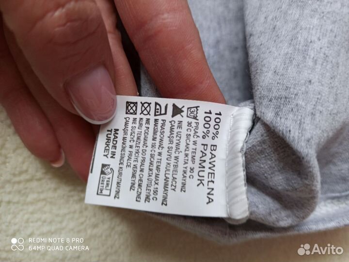 Два новых костюма 104 см(цена за оба)