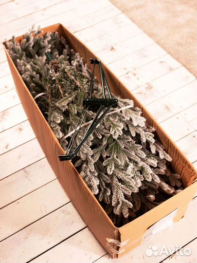 Елка искусственная