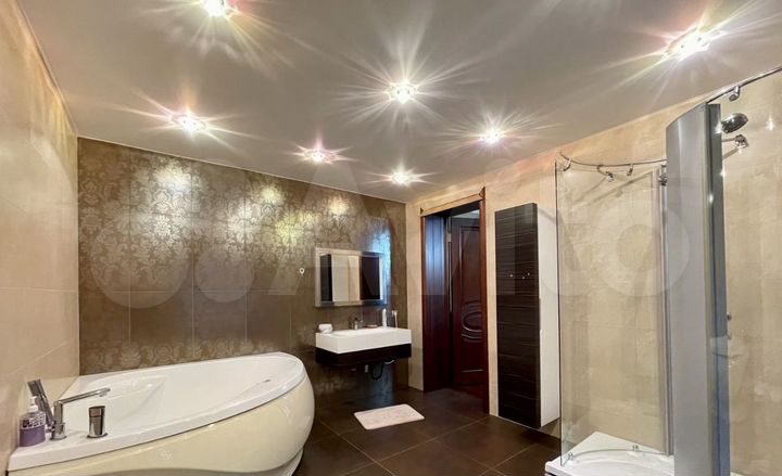 Дом 340 м² на участке 10 сот.