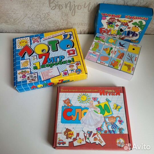 Много развивающих игрушек