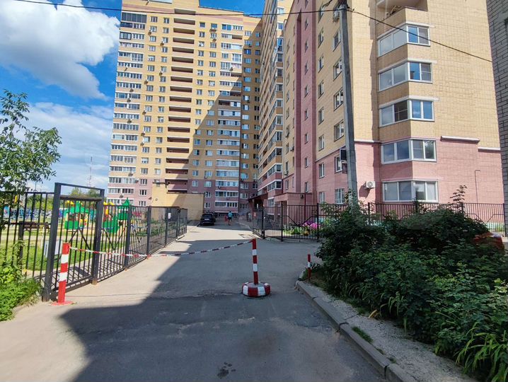 2-к. квартира, 74 м², 1/16 эт.