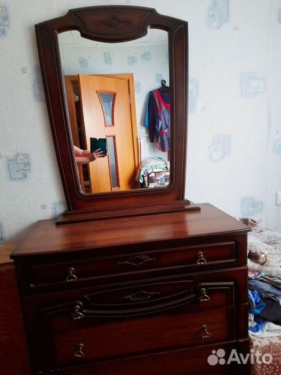 Спальный гарнитур